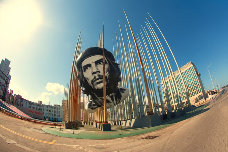 CHE