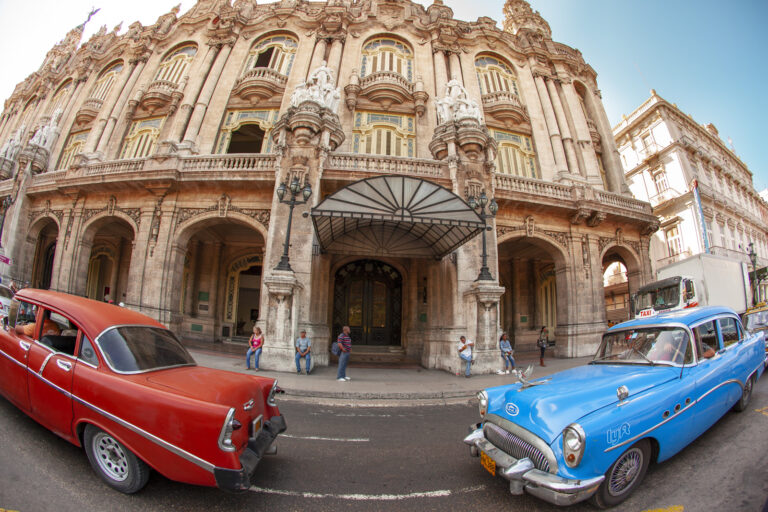 Tráfico en el Gran Teatro